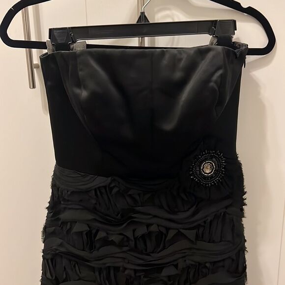 Tahari size 2 cocktail dress strapless NWT side zip New Year’s Eve or holiday - Picture 2 of 7